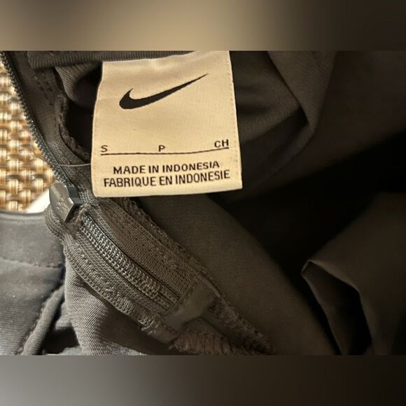 Nike Women's Team TechPack Woven Short High Waist Size Small Grey Black - Picture 2 of 9